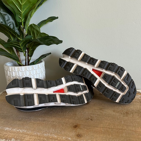 On Cloudvista Low Top Trail Sneakers | 10.5 - Picture 7 of 9